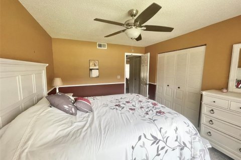 Condo in New Port Richey, Florida, 2 bedrooms  № 1878284 - photo 24