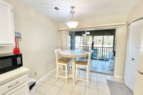 Condo in New Port Richey, Florida, 2 bedrooms  № 1878284 - photo 17