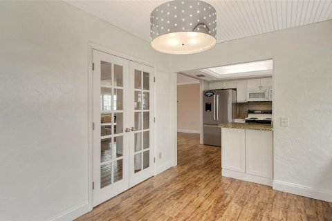 Купить виллу или дом в Сарасота, Флорида 6 комнат, 113.71м2, № 1530130 - фото 17