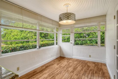 Купить виллу или дом в Сарасота, Флорида 6 комнат, 113.71м2, № 1530130 - фото 15