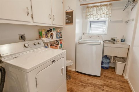 Купить виллу или дом в Сарасота, Флорида 6 комнат, 113.71м2, № 1530130 - фото 24