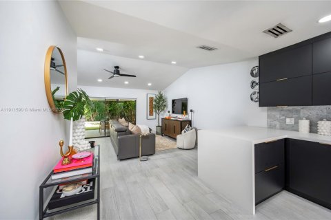 Casa en venta en Pembroke Pines, Florida, 2 dormitorios, 98.48 m2 № 2015777 - foto 5