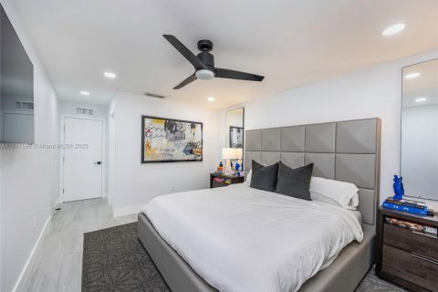 Casa en venta en Pembroke Pines, Florida, 2 dormitorios, 98.48 m2 № 2015777 - foto 13