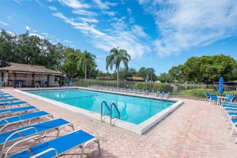 Casa en venta en Pembroke Pines, Florida, 2 dormitorios, 98.48 m2 № 2015777 - foto 28