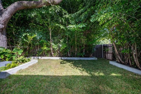 Casa en venta en Pembroke Pines, Florida, 2 dormitorios, 98.48 m2 № 2015777 - foto 25