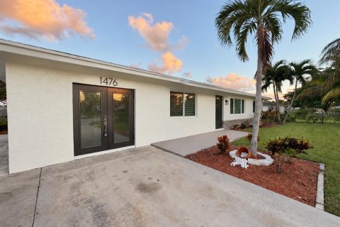 Villa ou maison à vendre à West Palm Beach, Floride: 3 chambres, 172.33 m2 № 2416477 - photo 4