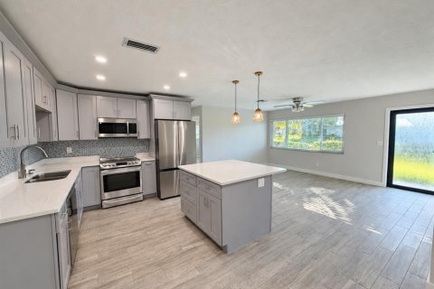 Villa ou maison à vendre à West Palm Beach, Floride: 3 chambres, 172.33 m2 № 2416477 - photo 11