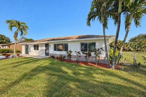 Villa ou maison à West Palm Beach, Floride 3 chambres, 172.33 m2 № 2416477