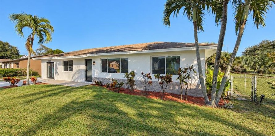 Villa ou maison à West Palm Beach, Floride 3 chambres, 172.33 m2 № 2416477