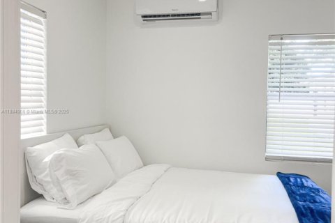 Propiedad comercial en venta en Miami, Florida, 97.18 m2 № 1930427 - foto 11