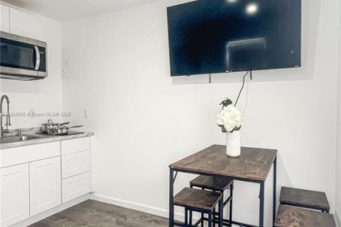 Propiedad comercial en venta en Miami, Florida, 97.18 m2 № 1930427 - foto 5