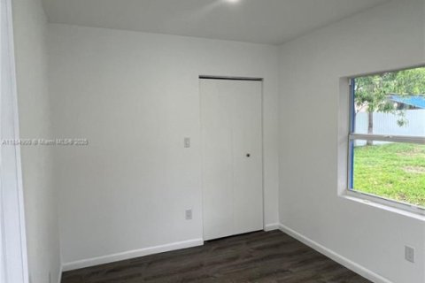 Propiedad comercial en venta en Miami, Florida, 97.18 m2 № 1930427 - foto 22