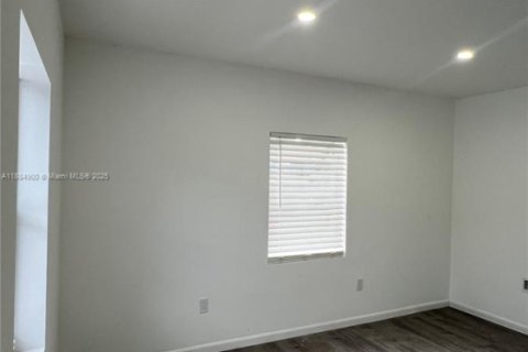 Propiedad comercial en venta en Miami, Florida, 97.18 m2 № 1930427 - foto 27