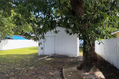 Propiedad comercial en venta en Miami, Florida, 97.18 m2 № 1930427 - foto 30
