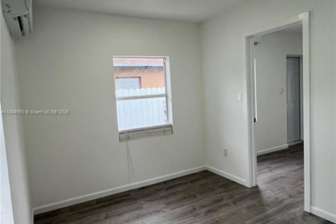 Propiedad comercial en venta en Miami, Florida, 97.18 m2 № 1930427 - foto 20