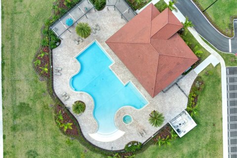 Touwnhouse à vendre à Hialeah, Floride: 3 chambres, 131.18 m2 № 1966874 - photo 19