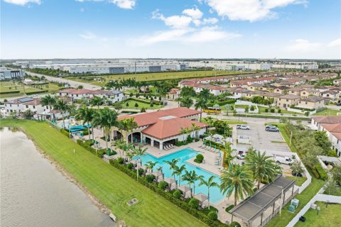 Touwnhouse à vendre à Hialeah, Floride: 3 chambres, 131.18 m2 № 1966874 - photo 21