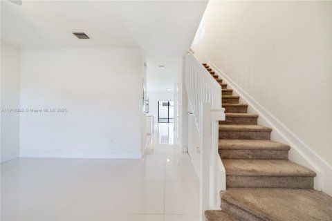 Touwnhouse à vendre à Hialeah, Floride: 3 chambres, 131.18 m2 № 1966874 - photo 24
