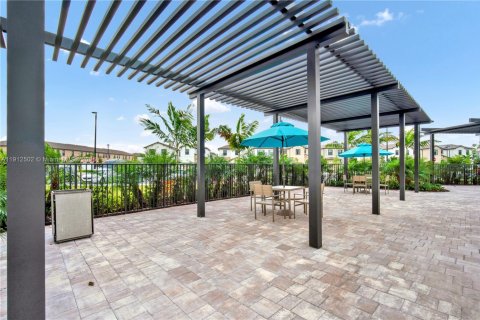 Touwnhouse à vendre à Hialeah, Floride: 3 chambres, 131.18 m2 № 1966874 - photo 15