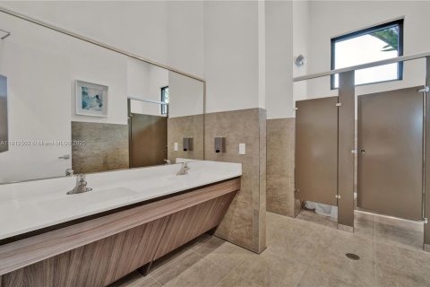 Touwnhouse à vendre à Hialeah, Floride: 3 chambres, 131.18 m2 № 1966874 - photo 13