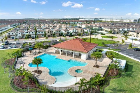 Touwnhouse à vendre à Hialeah, Floride: 3 chambres, 131.18 m2 № 1966874 - photo 18