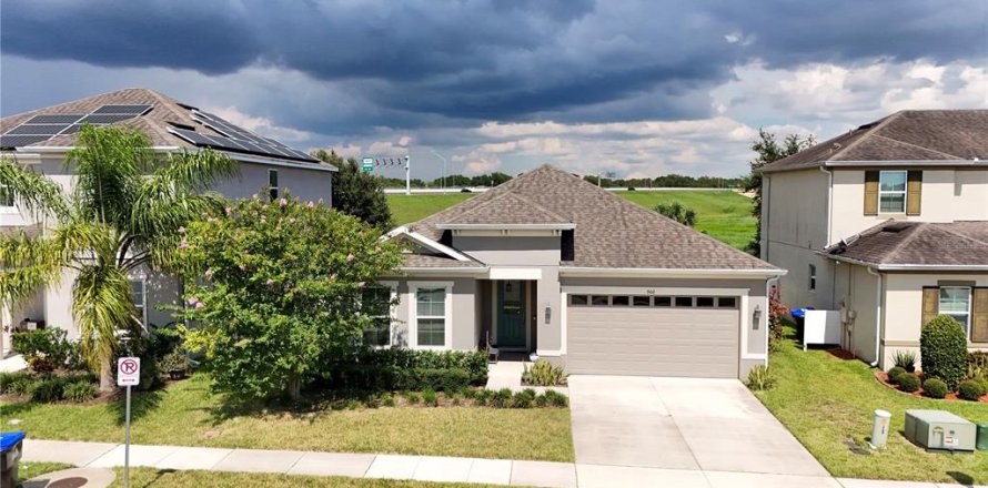 House in Apopka, Florida 3 bedrooms, 166.48 sq.m. № 1828598