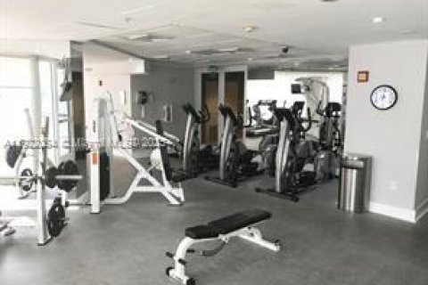 Снять в аренду кондоминиум в Майами-Бич, Флорида 2 спальни, 139.35м2, № 2082773 - фото 8