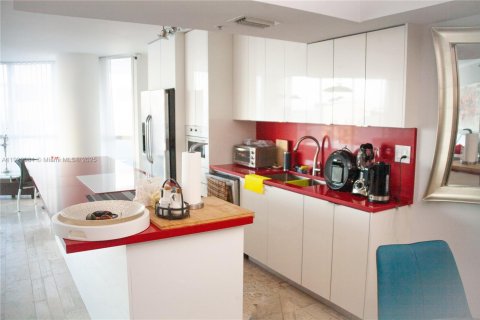 Снять в аренду кондоминиум в Майами-Бич, Флорида 2 спальни, 139.35м2, № 2082773 - фото 30
