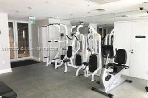 Снять в аренду кондоминиум в Майами-Бич, Флорида 2 спальни, 139.35м2, № 2082773 - фото 7