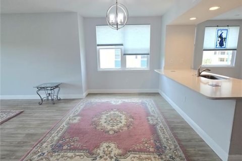 Condo in Largo, Florida, 3 bedrooms № 2199397 - photo 14