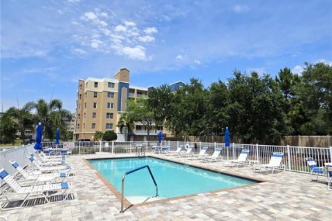 Condo in Largo, Florida, 3 bedrooms № 2199397 - photo 4