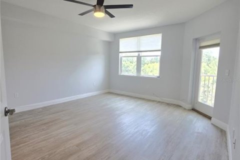 Condo in Largo, Florida, 3 bedrooms № 2199397 - photo 21