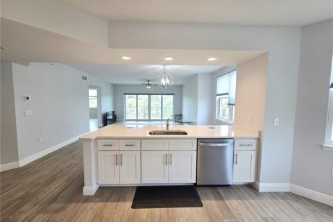 Condo in Largo, Florida, 3 bedrooms № 2199397 - photo 10
