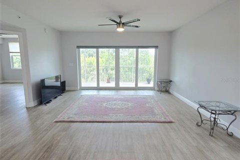 Condo in Largo, Florida, 3 bedrooms № 2199397 - photo 17