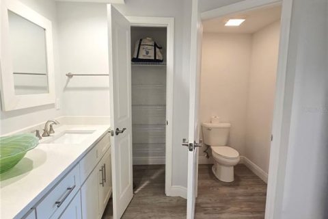 Condo in Largo, Florida, 3 bedrooms № 2199397 - photo 27