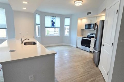 Condo in Largo, Florida, 3 bedrooms № 2199397 - photo 5