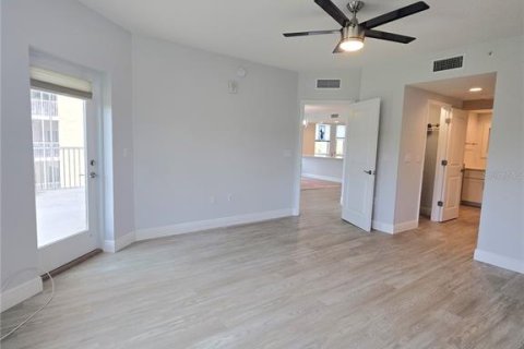 Condo in Largo, Florida, 3 bedrooms № 2199397 - photo 23