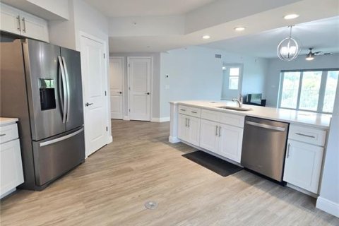 Condo in Largo, Florida, 3 bedrooms № 2199397 - photo 12