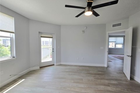 Condo in Largo, Florida, 3 bedrooms № 2199397 - photo 30