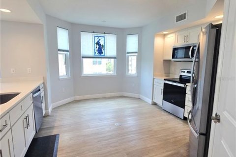 Condo in Largo, Florida, 3 bedrooms № 2199397 - photo 8