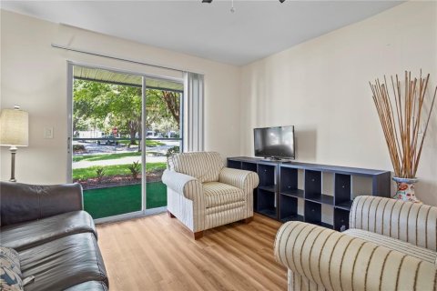 Condominio en venta en Lake Mary, Florida, 2 dormitorios, 83.52 m2 № 2222350 - foto 4