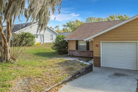Duplex à vendre à Leesburg, Floride: 2 chambres, 97.08 m2 № 2145105 - photo 2