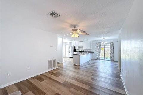 Duplex à vendre à Leesburg, Floride: 2 chambres, 97.08 m2 № 2145105 - photo 24