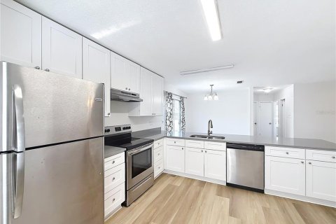 Duplex à vendre à Leesburg, Floride: 2 chambres, 97.08 m2 № 2145105 - photo 18