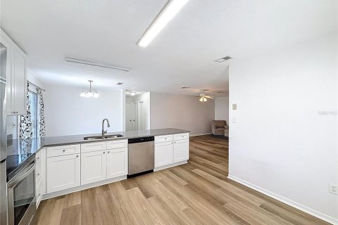 Duplex à vendre à Leesburg, Floride: 2 chambres, 97.08 m2 № 2145105 - photo 19