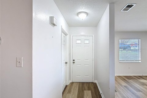 Duplex à vendre à Leesburg, Floride: 2 chambres, 97.08 m2 № 2145105 - photo 9