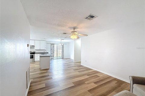 Duplex à vendre à Leesburg, Floride: 2 chambres, 97.08 m2 № 2145105 - photo 23