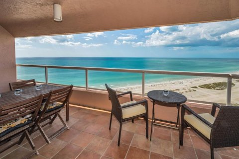 Condominio en venta en Clearwater, Florida, 3 dormitorios, 197.42 m2 № 2117586 - foto 27