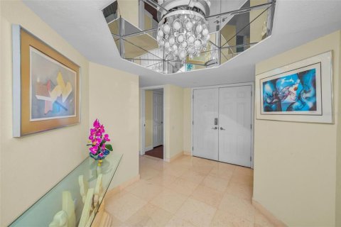 Condominio en venta en Clearwater, Florida, 3 dormitorios, 197.42 m2 № 2117586 - foto 15