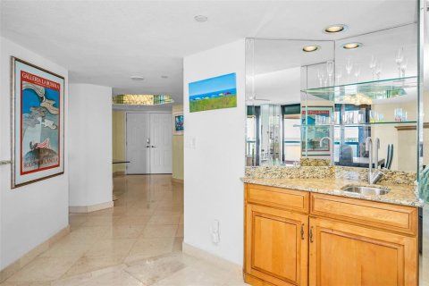 Condominio en venta en Clearwater, Florida, 3 dormitorios, 197.42 m2 № 2117586 - foto 18